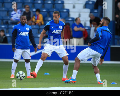 Rio Ferdinand des Queens Park Rangers lors de l'échauffement lors du match de la Barclays Premier League à Loftus Road, Londres. Banque D'Images