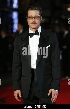 Brad Pitt arrive pour le gala de clôture du BFI London film Festival de Fury à l'Odeon, Leicester Square, Londres. Banque D'Images