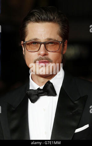 Brad Pitt arrive pour le gala de clôture du BFI London film Festival de Fury à l'Odeon, Leicester Square, Londres. Banque D'Images