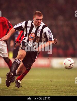Football. Carling Premiership League. Nottingham Forest contre Newcastle United. Stephen Watson, Newcastle United Banque D'Images