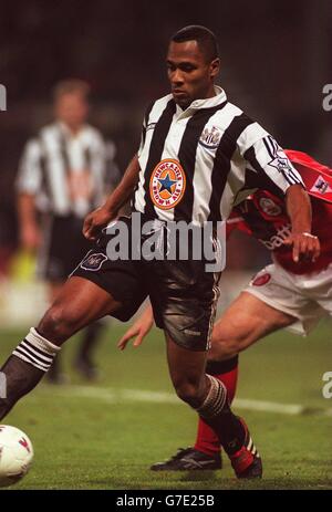 Le soccer ... Premiership Carling ligue ... Nottingham Forest v Newcastle United Banque D'Images