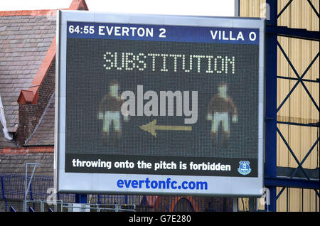 Vue générale des graphismes rétro exposés sur grand écran lors du match de la Barclays Premier League à Goodison Park, Liverpool. APPUYEZ SUR ASSOCIATION photo. Date de la photo: Samedi 18 octobre 2014. Voir PA Story SOCCER Everton. Le crédit photo doit indiquer Peter Byrne/PA Wire. 45 images maximum pendant une comparaison. Pas d'émulation vidéo ni de promotion en direct. Aucune utilisation dans les jeux, les compétitions, les marchandises, les Paris ou les services de club/joueur unique. Ne pas utiliser avec les fichiers audio, vidéo, données, présentoirs ou logos de club/ligue non officiels. Banque D'Images
