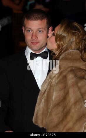 Dermot O'Leary au 10e anniversaire des National Television Awards 2004 qui se tiennent au Royal Albert Hall de Londres. Banque D'Images