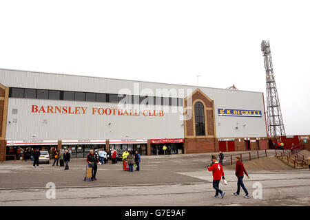 Football - championnat Sky Bet - Barnsley / Bradford City - Oakwell. Vue générale du terrain de football d'Oakwell. Banque D'Images