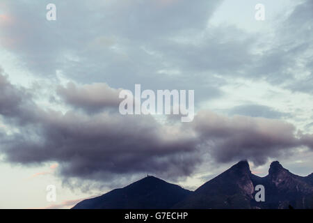 Photo de la montagne Cerro de la Silla Monterrey au Mexique La ville de l'ONU Banque D'Images