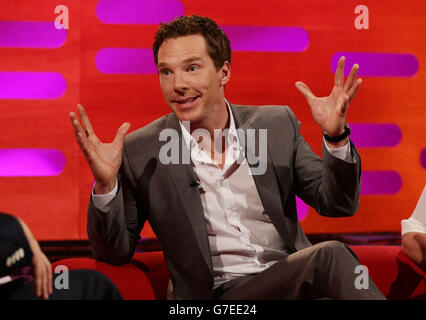 L'invité Benedict Cumberbatch pendant le tournage du Graham Norton Show aux London Studios, Londres, sera diffusé sur BBC One vendredi soir. Banque D'Images