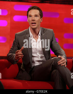 L'invité Benedict Cumberbatch pendant le tournage du Graham Norton Show aux London Studios, Londres, sera diffusé sur BBC One vendredi soir. Banque D'Images