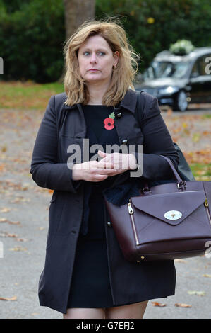 Sarah Brown, épouse de l'ancien Premier ministre Gordon Brown, arrivant au crématorium de la ville de Londres dans le nord-est de Londres, pour les funérailles de Paul Cottingham, associé de Lord Michael Cashman qui a perdu sa bataille contre le cancer le mois dernier. Banque D'Images