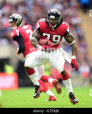 Gridiron - NFL International Series 2014 - Detroit Lions et Atlanta Falcons - Wembley Stadium.Steven Jackson d'Atlanta Falcons lors du match de la NFL au stade Wembley, Londres. Banque D'Images