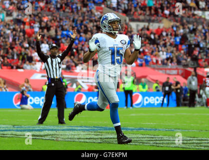 American football - NFL International Series 2014 - Detroit Lions / Atlanta Falcons - Wembley Stadium.Le Golden Tate des Detroit Lions célèbre le premier touchdown du match Banque D'Images