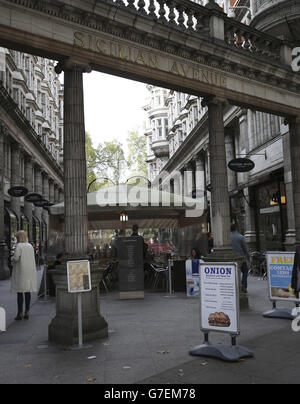 Vue sur la ville - Londres. Avenue sicilienne dans le centre de Londres. Banque D'Images