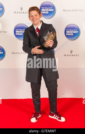 Kate Tempest arrivant pour la cérémonie du Mercury Music Prize 2014 au Roundhouse de Camden, dans le nord de Londres. Banque D'Images