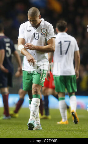 Jon Walters, de la République d'Irlande, semble abattu à plein temps lors du tournoi de qualification de l'UEFA Euro 2016 au Celtic Park, à Glasgow. Banque D'Images