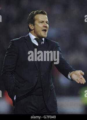 Mark Cooper, directeur de Swindon Town, se met à feu pendant le Match contre les dix hommes de Bristol City Banque D'Images