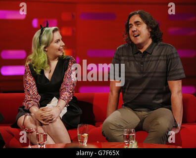 Lena Dunham et Micky Flanagan pendant le tournage du Graham Norton Show aux London Studios, Londres, devant être diffusé sur BBC One vendredi soir. Banque D'Images