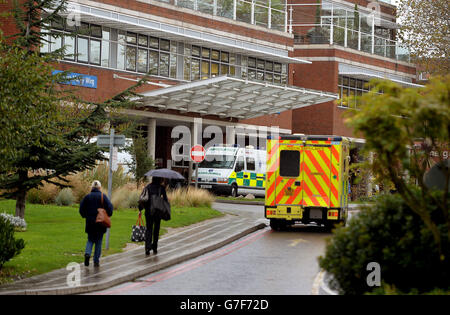 L'entrée principale de l'hôpital St George à Tooting, au sud-ouest de Londres. Banque D'Images