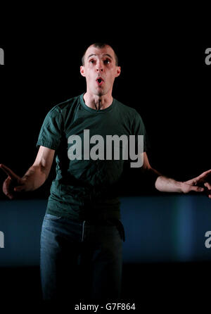 Tom Vaughan-Lawlor lors d'une répétition de robe pour Howie The Rookie au théâtre Olympia de Dublin. Banque D'Images