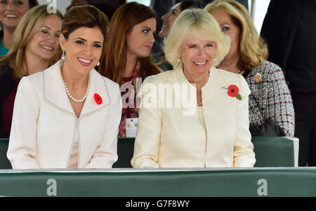 La duchesse de Cornwall fait une visite guidée en bateau avec la première Dame Gretta Salinas de Medina de Nuevo Leon à Monterrey au Mexique, le neuvième jour de la visite du prince de Galles et de la duchesse de Cornouailles en Colombie et au Mexique. Banque D'Images