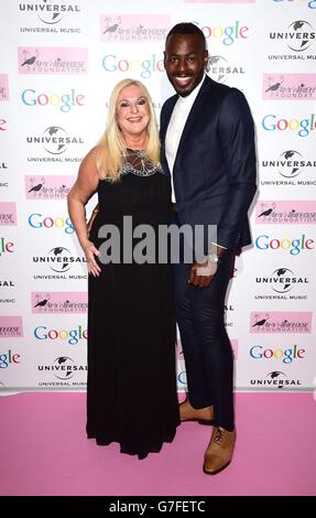 Amy Winehouse Foundation ball - Londres.Vanessa Feltz et Ben Ofoedu assistent au bal de la Fondation Amy Winehouse au Landmark Hotel de Londres. Banque D'Images