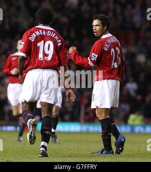 Kieran Richardson, de Manchester United, célèbre ses scores contre Crystal Palace lors de la Carling Cup, quatrième manche du match à Old Trafford, Manchester. Banque D'Images