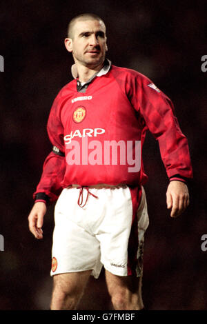 Eric Cantona célèbre le cinquième but de Manchester United Banque D'Images