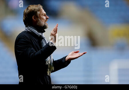 Soccer - Johnstone's Paint Trophy - Area Quarter final - Coventry City / Plymouth Argyle - Ricoh Arena. Steven Pressley, directeur municipal de Coventry Banque D'Images