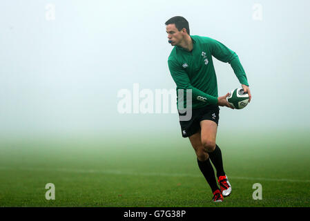 Rugby Union - Guinness Series 2014 - Irlande / Australie - Irlande session de formation et conférence de presse - Carton House Hotel.Jonathan Sexton lors d'une session d'entraînement au Carton House Hotel, Kildare, Irlande. Banque D'Images