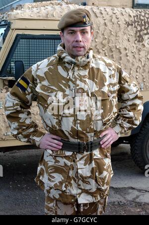 Le lieutenant-colonel Jon Wright, commandant du 2e Bataillon du Royal Regiment de la princesse de Galles à Clive Barracks, Shropshire. Des centaines de soldats du régiment préparent leur déploiement final pour six mois en Irak. Plus de 500 soldats du bataillon remplaceront 40 Marines royales Commando au début de janvier dans le cadre de la rotation de routine des forces britanniques. Banque D'Images