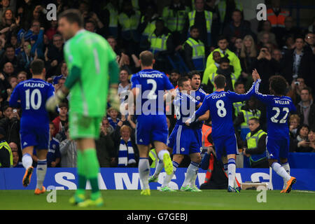 Chelsea Diego Costa célèbre le premier but de sa partie lors du match de la Barclays Premier League à Stamford Bridge, Londres. Banque D'Images