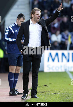 Robbie Nielson, gérant de coeurs, lors du match du championnat écossais à Tynecastle, Édimbourg. Banque D'Images