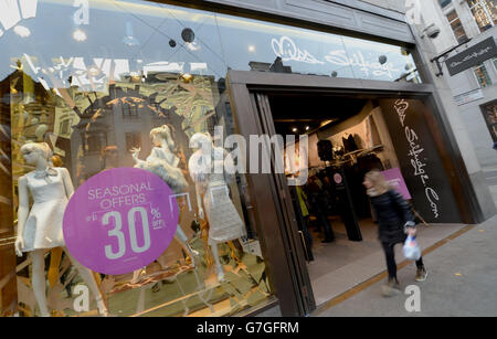 Vue générale de Miss Selfridge sur Oxford Street, Londres. Banque D'Images