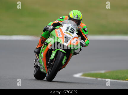 Motor Sport - 2014 MCE Insurance Championnat britannique de Superbike - Round 5 - Brands Hatch. Ben Wilson, Kawasaki - Gearlink Kawasaki Banque D'Images