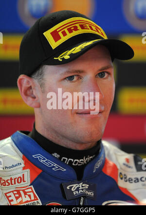 Motor Sport - 2014 MCE Insurance Championnat britannique de Superbike - Round 5 - Brands Hatch. Josh Waters, Suzuki - Tyco Suzuki Banque D'Images
