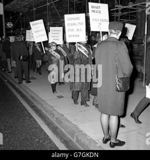 Miss Monde 1969 - Manifestations - Royal Albert Hall, Londres Banque D'Images