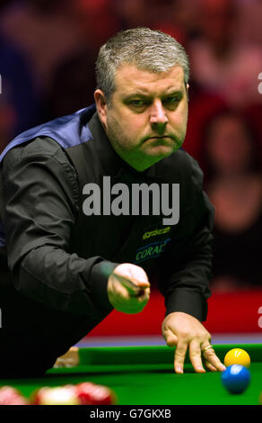 Snooker - Championnat du Royaume-Uni 2014 Coral - dixième jour - Barbican Center.Rod Lawler en action contre Judd Trump lors du championnat Coral UK 2014 au Barbican Center, York. Banque D'Images