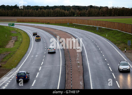 La nouvelle route à deux voies de l'autoroute A11 à Elveden, dans le Norfolk, a été ouverte par le secrétaire aux Transports Patrick McLoughlin. Banque D'Images