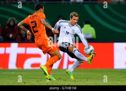 Mario Goetze, Allemagne, Gregory van der Wiel, Pays-Bas, international match de football, match amical Banque D'Images