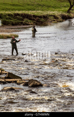 La pêche sur la rivière écossais Banque D'Images