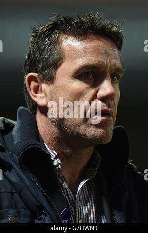 Mike Ford, entraîneur-chef de rugby de Bath, avant le match Aviva Premiership au stade Kingsholm, Gloucester. Banque D'Images