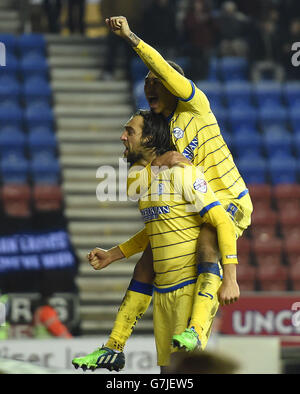 Atdhe Nuhiu, de Sheffield Wednesday, célèbre le premier but de son équipe contre Wigan Atheltic, lors du match du championnat Sky Bet au stade DW de Wigan. Banque D'Images