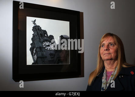 Margaret Aspinall, présidente du Groupe de soutien à la famille Hillsborough, pose une photo après avoir parlé de la réception du CBE pour les services aux familles endeuillées de Hillsborough. Banque D'Images