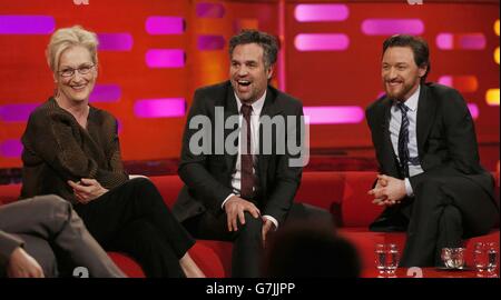 Meryl Streep, Mark Ruffalo et James McAvoy pendant le tournage du Graham Norton Show aux London Studios, dans le centre de Londres. Banque D'Images