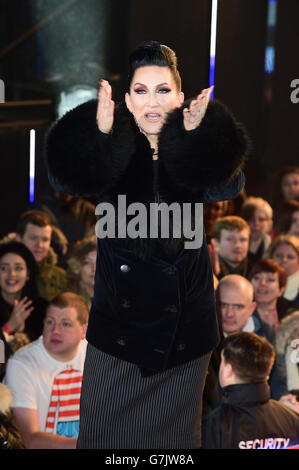 Michelle Visage entre dans la maison Celebrity Big Brother au début de la dernière série du programme Channel 5 à Elstree Studios, Borehamwood. APPUYEZ SUR ASSOCIATION photo. Date de la photo: Mercredi 7 janvier 2015. Le crédit photo devrait se lire comme suit : Ian West/PA Wire Banque D'Images