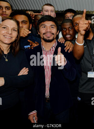 Manny Pacquiao pose pour les médias au Fitzroy Lodge amateur Boxing Club, Londres. APPUYEZ SUR ASSOCIATION photo. Date de la photo: Vendredi 23 janvier 2015. Voir PA Story BOXE Khan. Le crédit photo devrait se lire: John Stillwell/PA Wire Banque D'Images