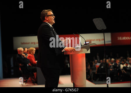 Tom Watson député, leader adjoint du parti du travail offre la conférence Discours de clôture. Parti du travail Conférence annuelle 2015 Banque D'Images