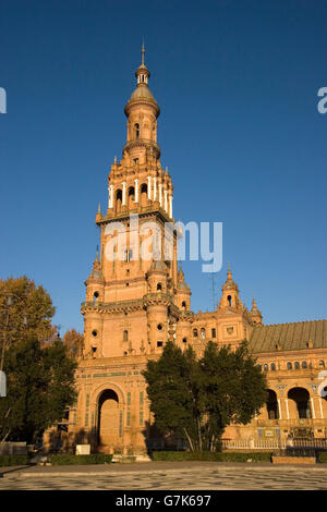 Tour du Nord.Plaza de España.Place d'Espagne.Séville.Andalucía.Espagne. Banque D'Images