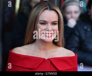 La juge britannique Got Talent Amanda Holden arrive au Festival Theatre d'Édimbourg pour le premier jour des auditions du spectacle de 2015. Banque D'Images