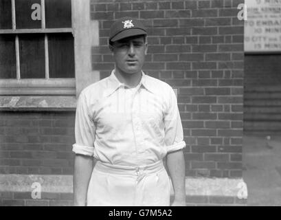 Cricket - 1932 - Championnat du comté de Surrey v Nottinghamshire - Jour deux - Kennington Oval, Londres Banque D'Images