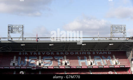 Vue générale du stand Sir Trevor Brooking avant le match de la Barclays Premier League à Upton Park, Londres. APPUYEZ SUR ASSOCIATION photo. Date de la photo: Dimanche 8 février 2015. Voir PA Story FOOTBALL West Ham. Le crédit photo devrait se lire comme suit : John Walton/PA Wire. Banque D'Images