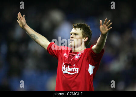 Soccer - FA Barclays Premiership - West Bromwich Albion / Liverpool.John Arne Riise, de Liverpool, fête ses célébrations après avoir atteint le quatrième but Banque D'Images